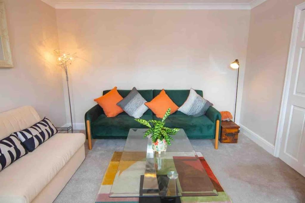 1 Bedroom Self Contained Apartment In Christchurch Winkton Exterior photo