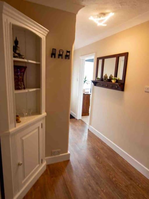1 Bedroom Self Contained Apartment In Christchurch Winkton Exterior photo