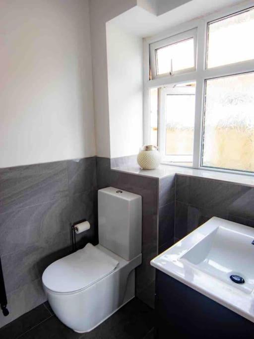 1 Bedroom Self Contained Apartment In Christchurch Winkton Exterior photo